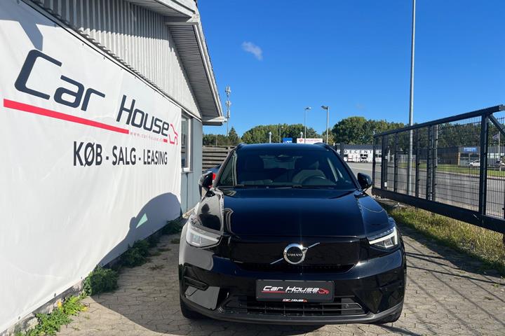 Sort Volvo XC40 fra 2023