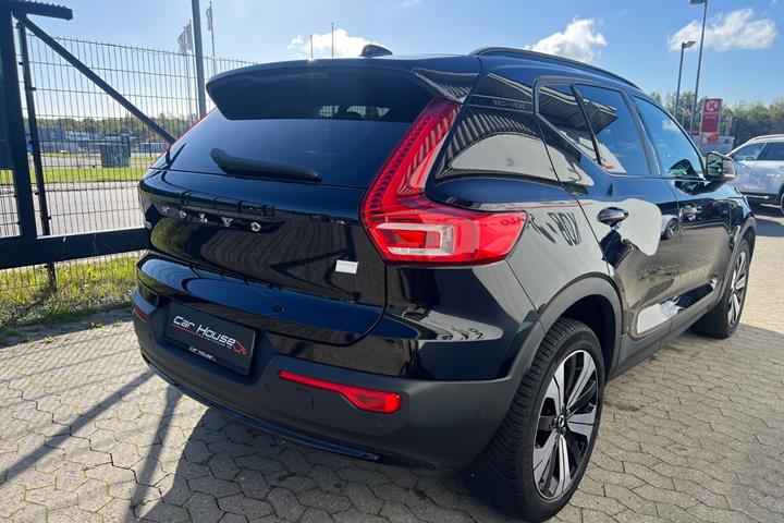 Sort Volvo XC40 fra 2023