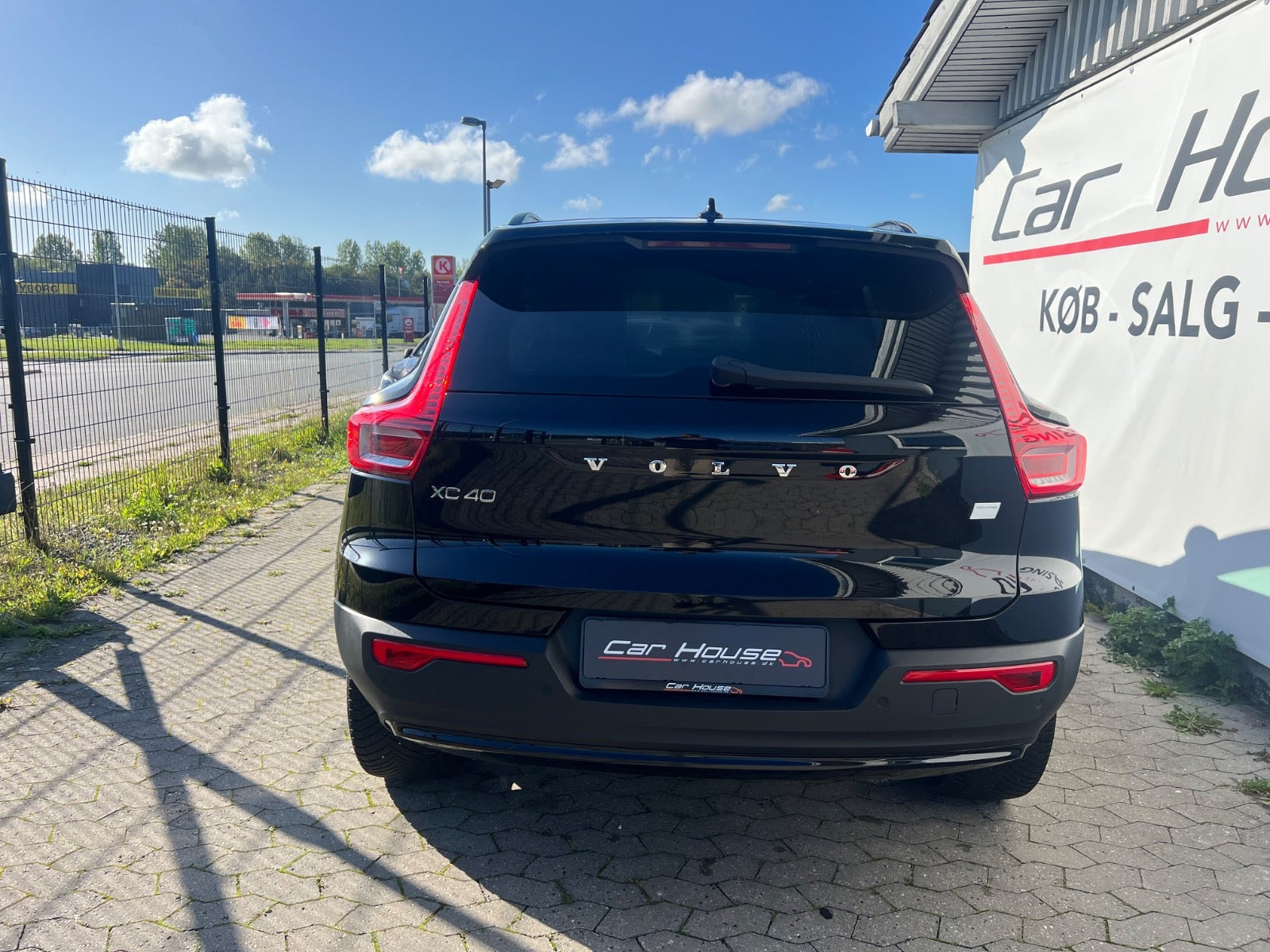Sort Volvo XC40 fra 2023