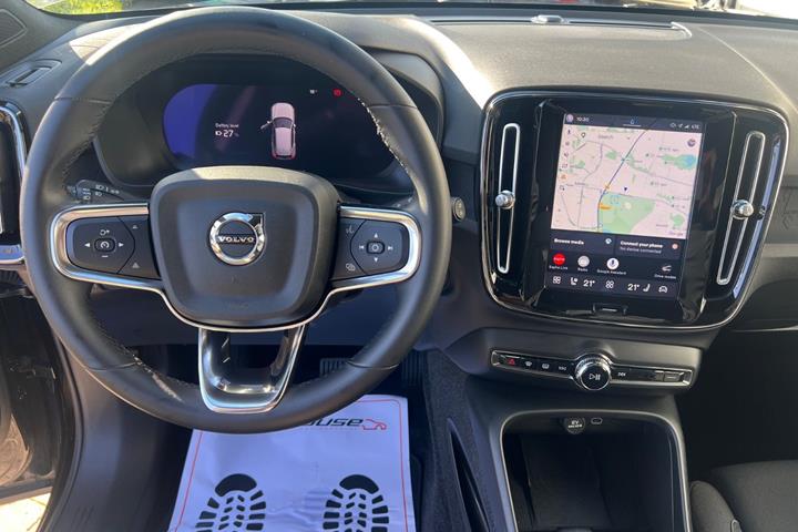 Sort Volvo XC40 fra 2023