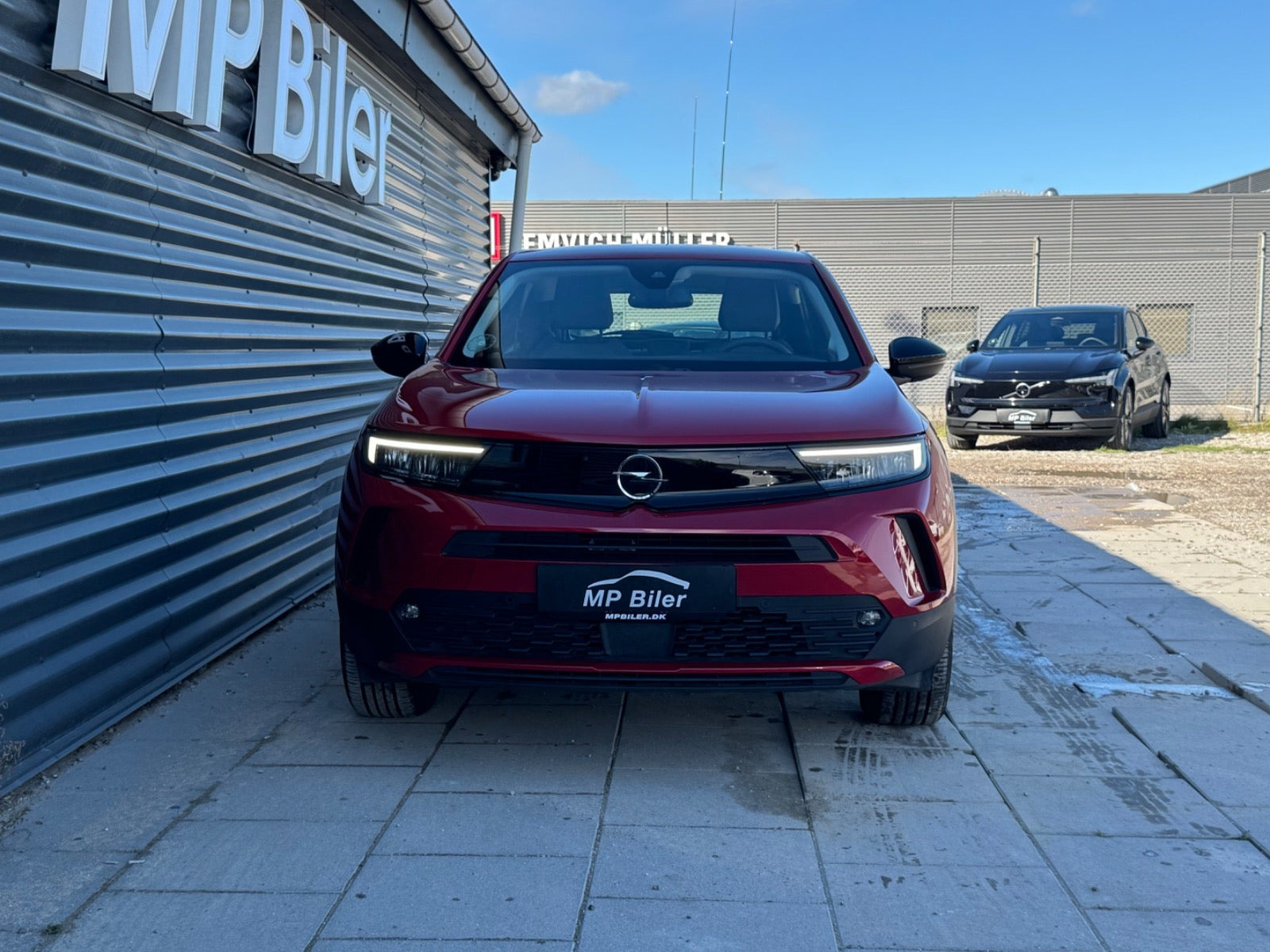Rød Opel Mokka-e fra 2024