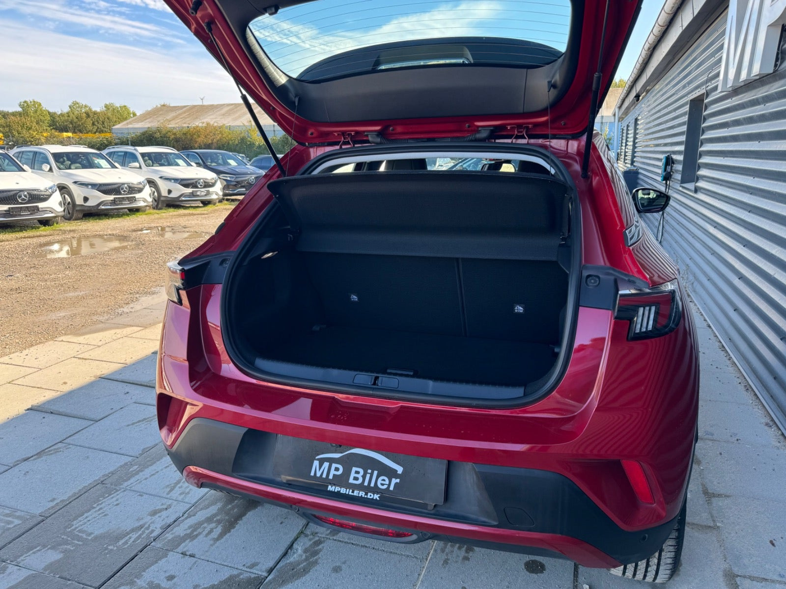 Rød Opel Mokka-e fra 2024