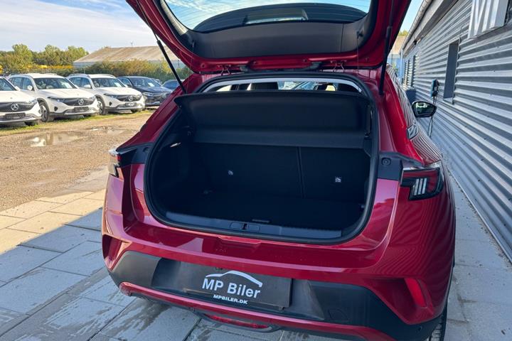 Rød Opel Mokka-e fra 2024