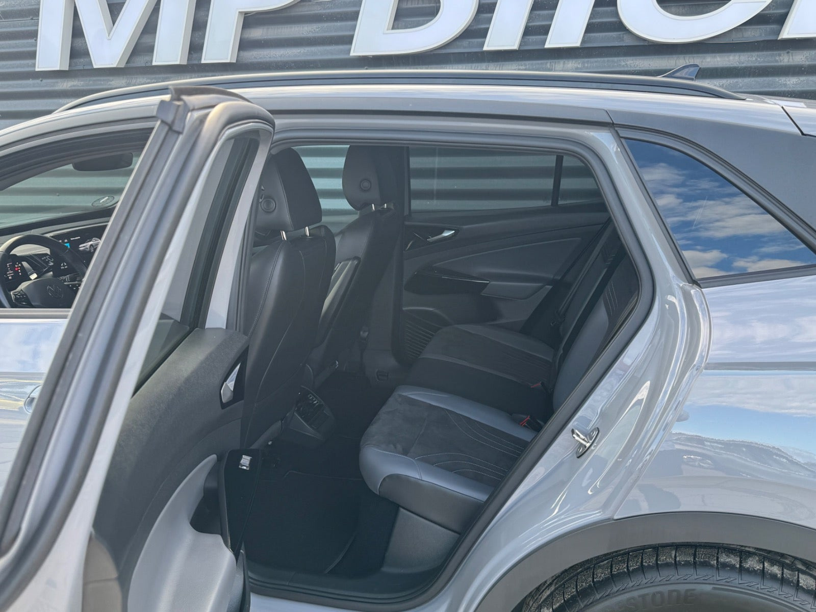 Grå VW ID.4 fra 2023
