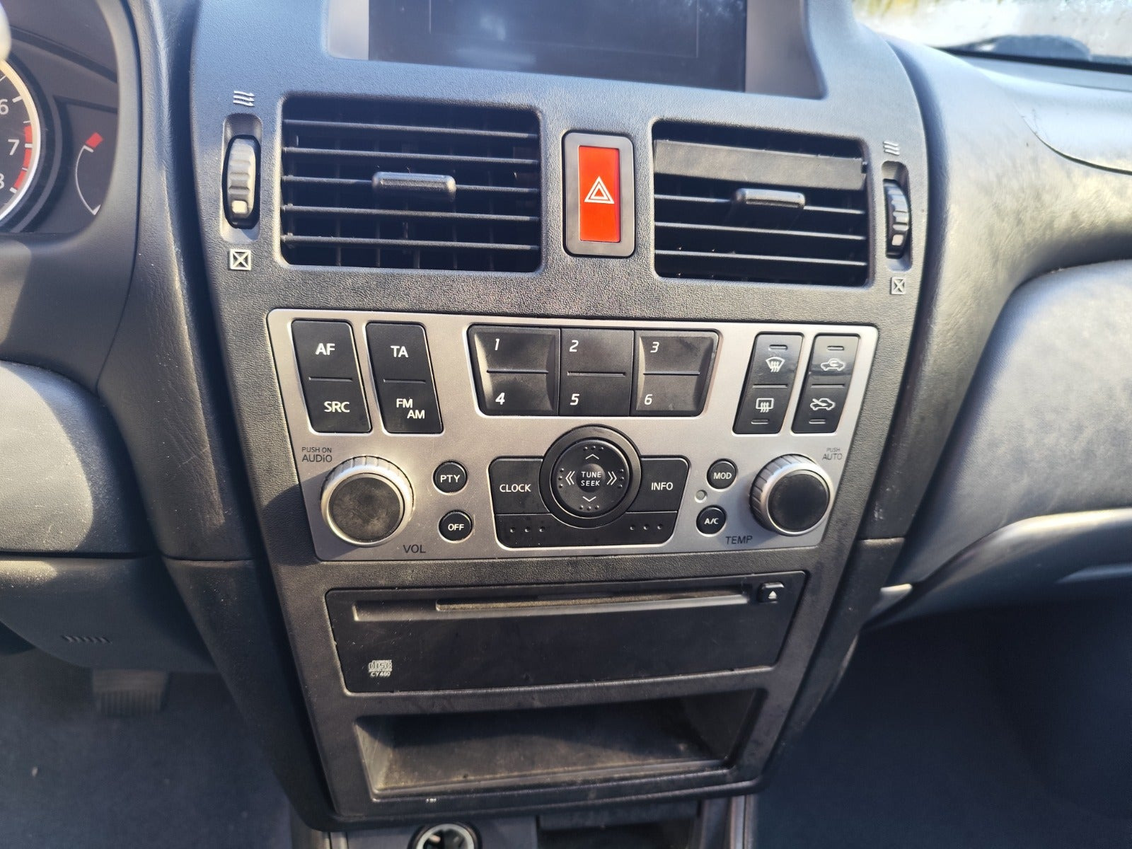 undefined Nissan Almera fra 2004