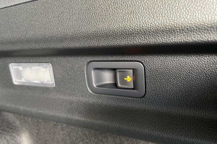 Sort Ford Explorer fra 2025