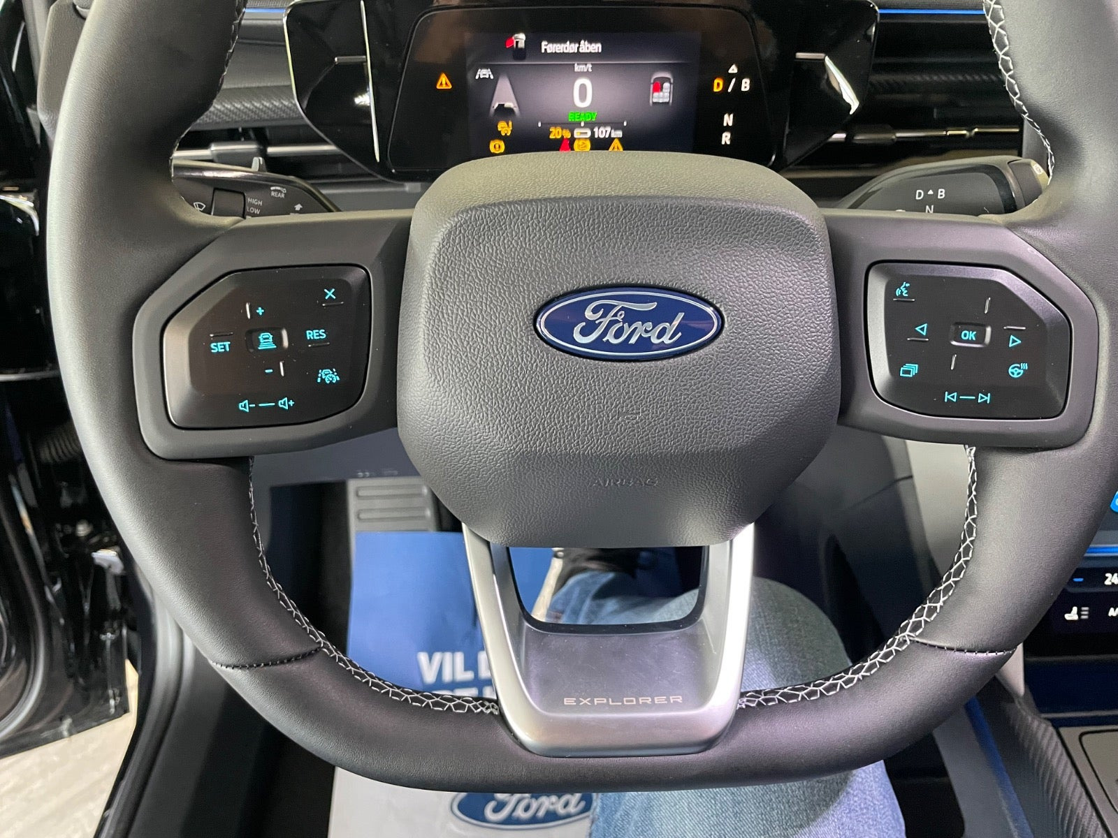 Sort Ford Explorer fra 2025