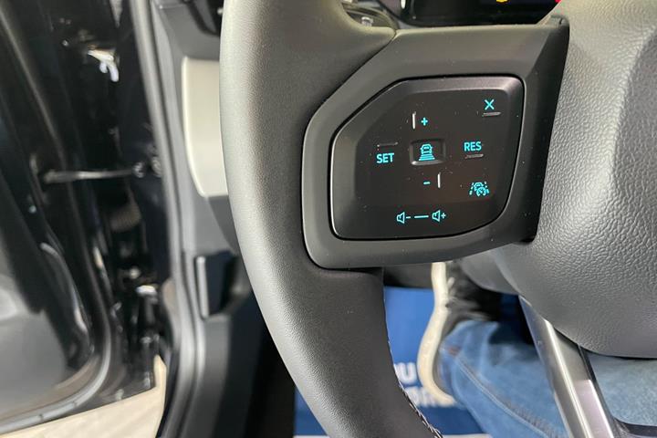 Sort Ford Explorer fra 2025