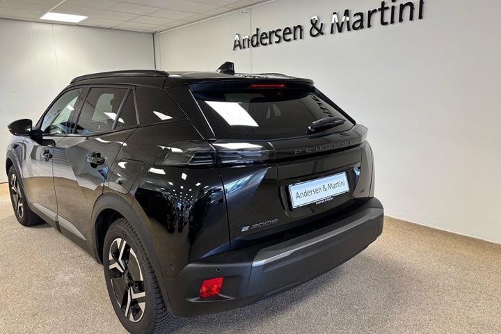 Sort Peugeot e-2008 fra 2025
