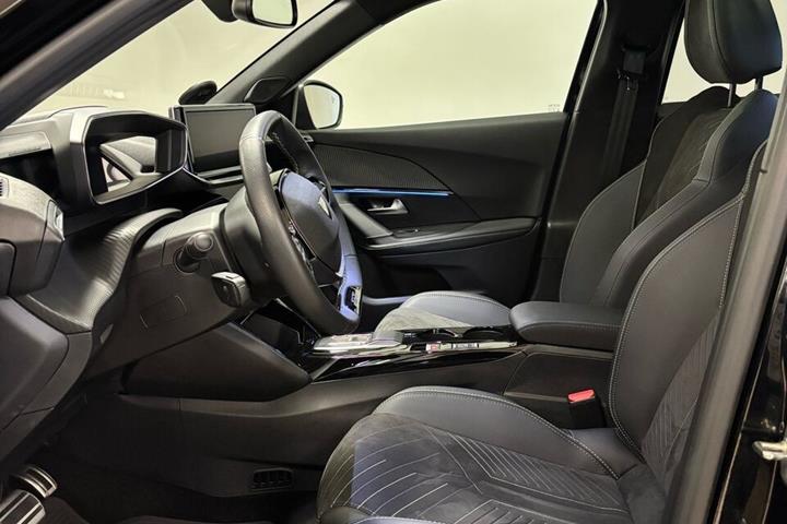 Sort Peugeot e-2008 fra 2025