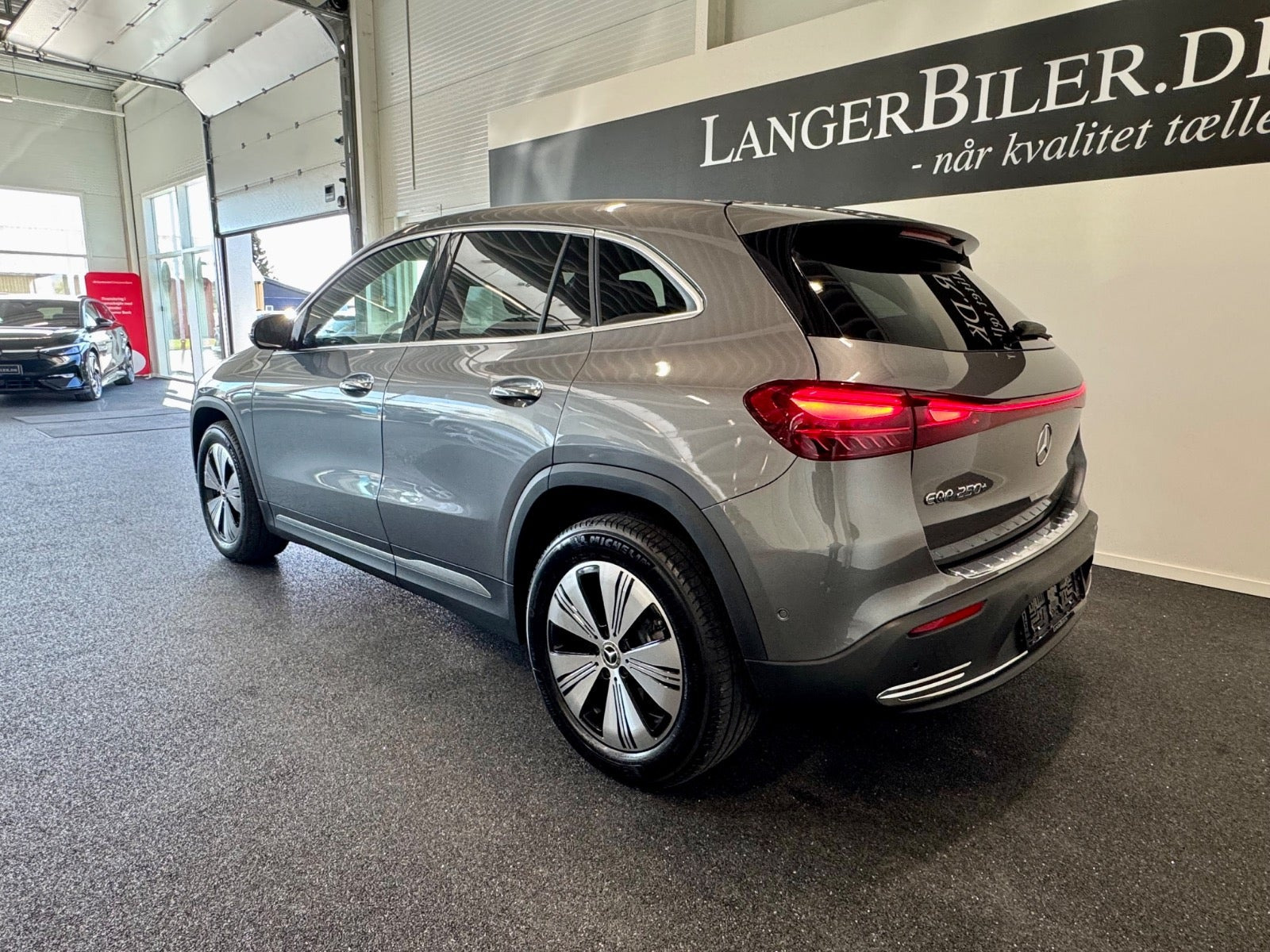 Grå Mercedes EQA250+ fra 2026