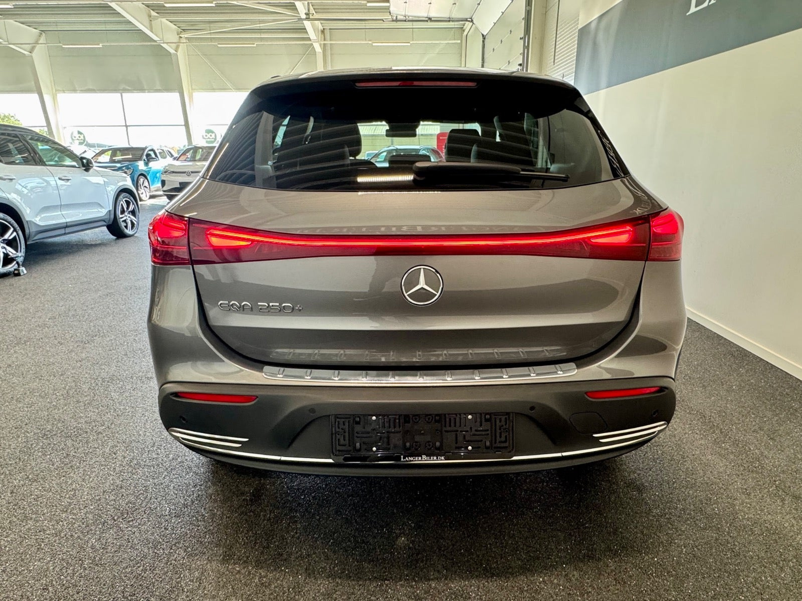 Grå Mercedes EQA250+ fra 2026