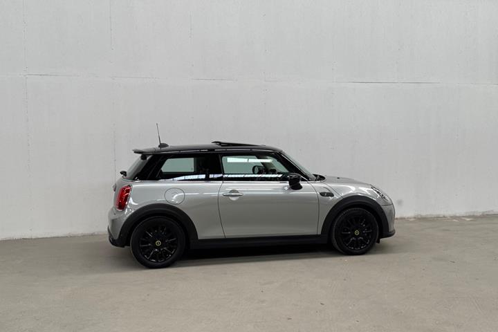 Sølv Mini Cooper SE fra 2023