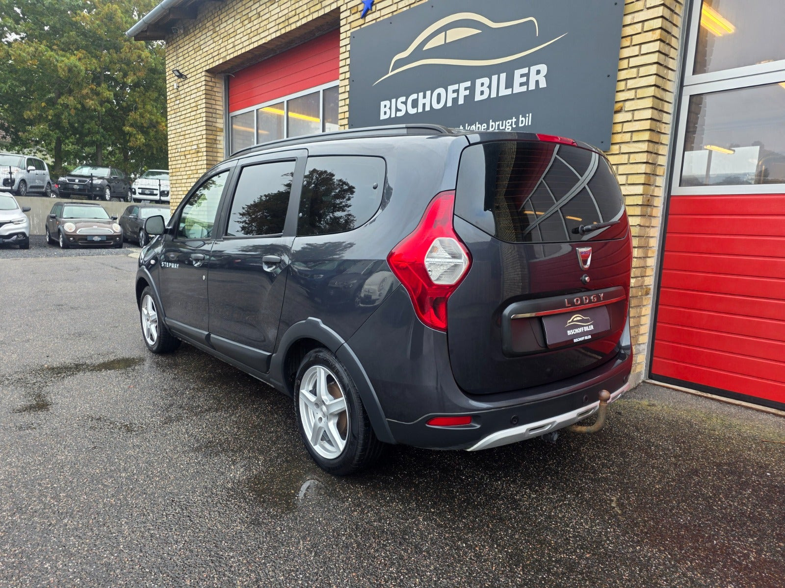 Grå Dacia Lodgy Stepway fra 2021