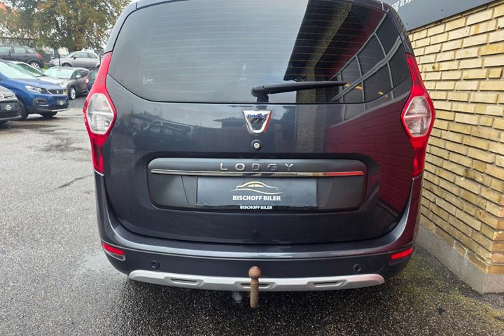 Grå Dacia Lodgy Stepway fra 2021