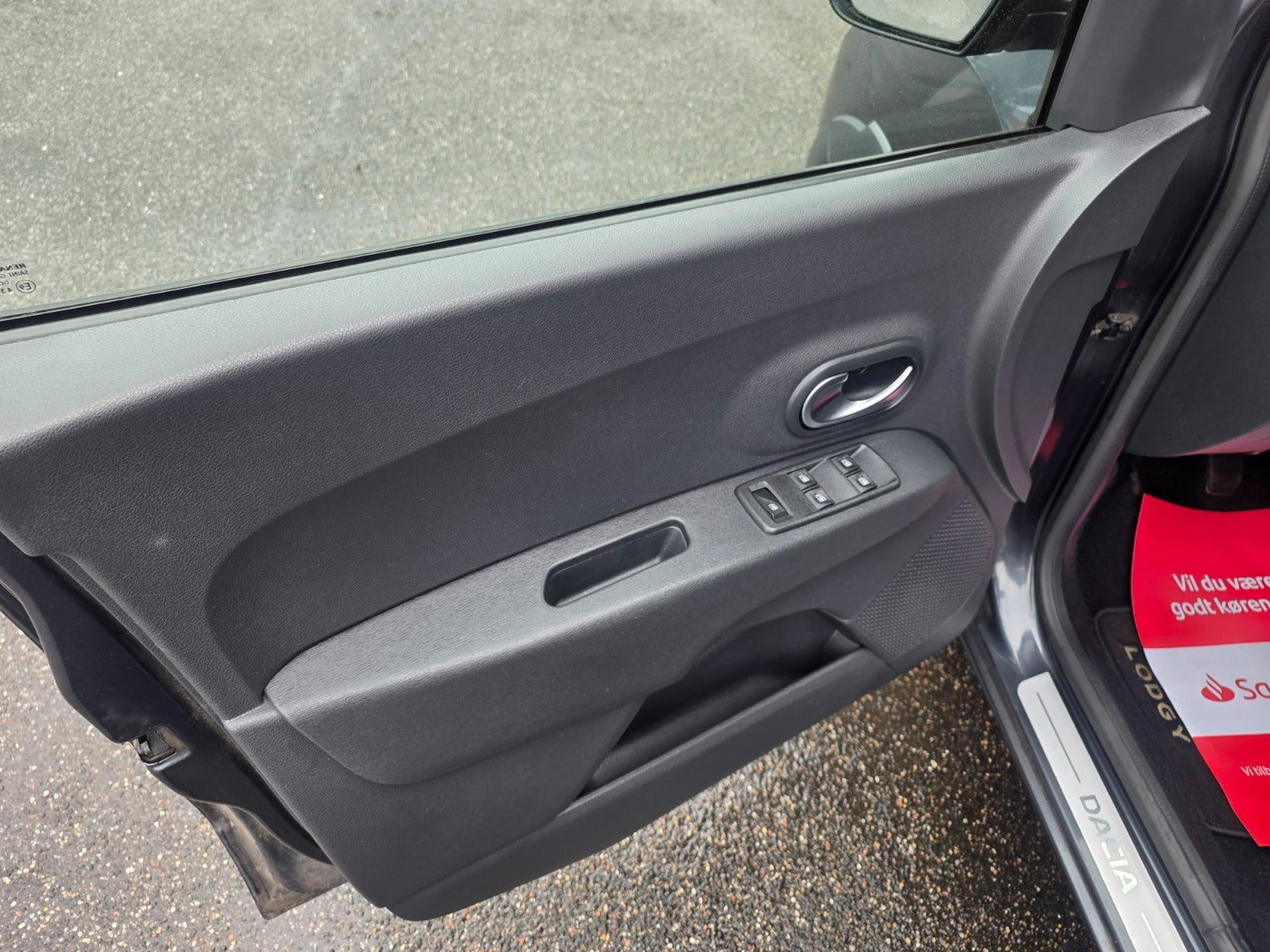 Grå Dacia Lodgy Stepway fra 2021