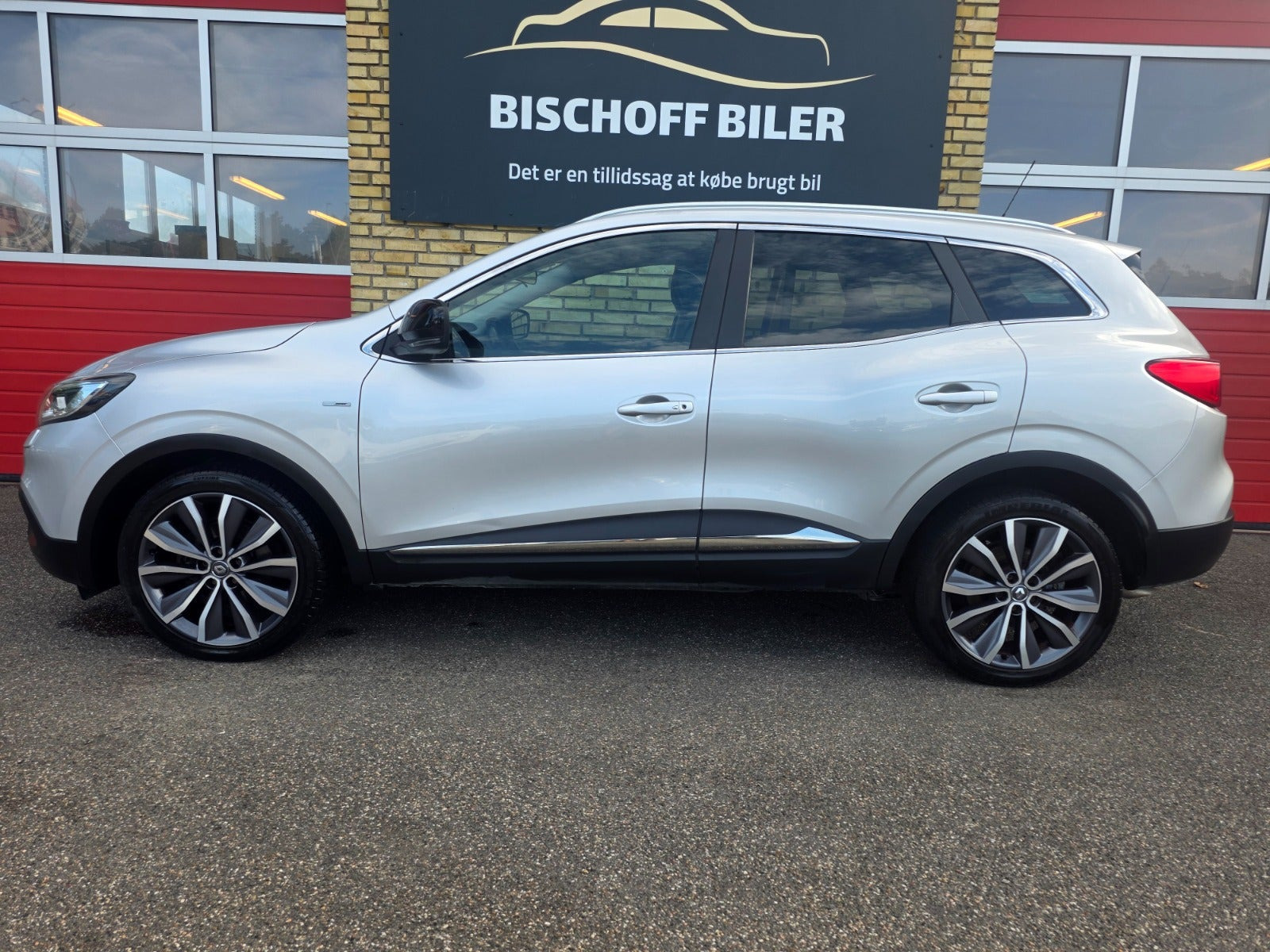 Grå Renault Kadjar fra 2015