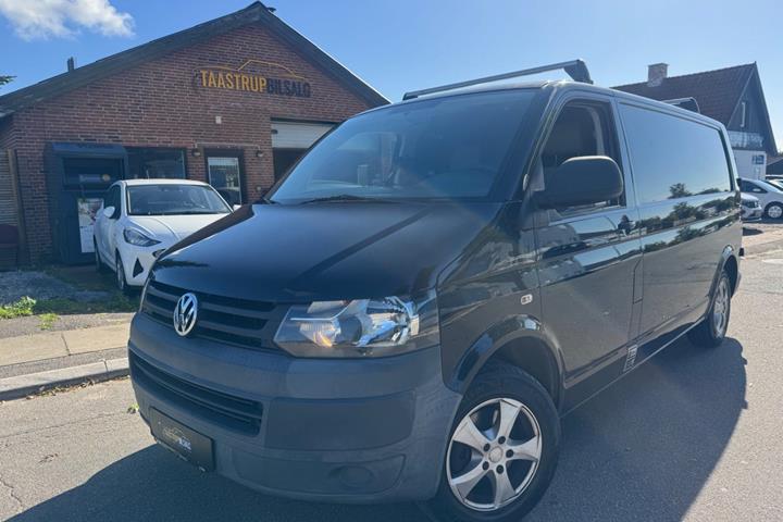 Gul VW Transporter fra 2013