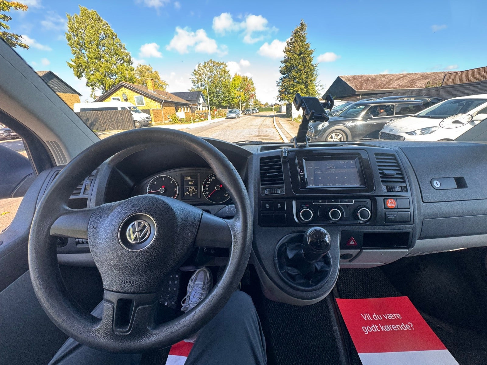Gul VW Transporter fra 2013
