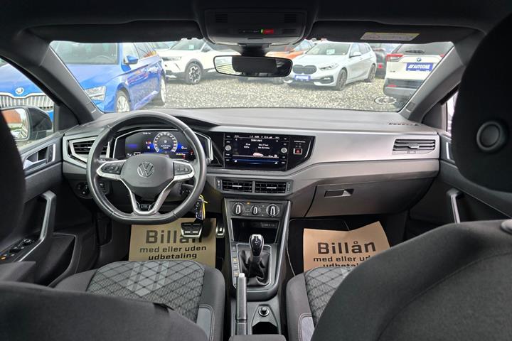 Sort VW Polo fra 2023
