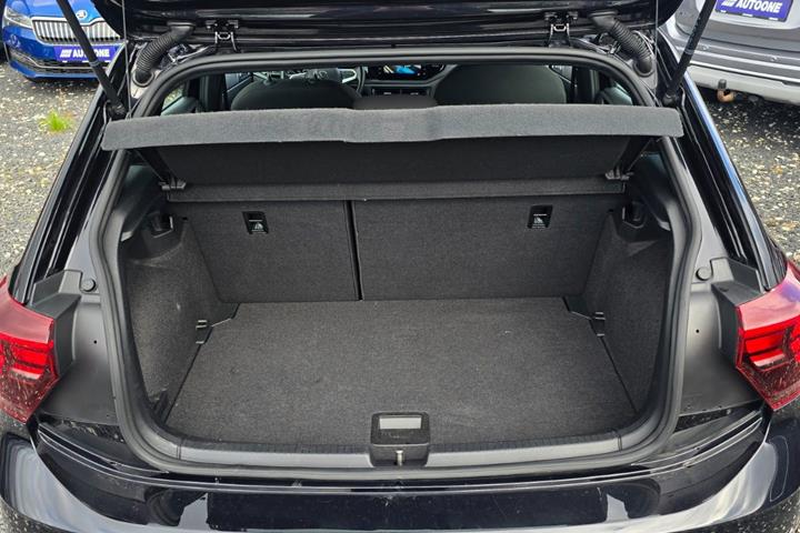 Sort VW Polo fra 2023