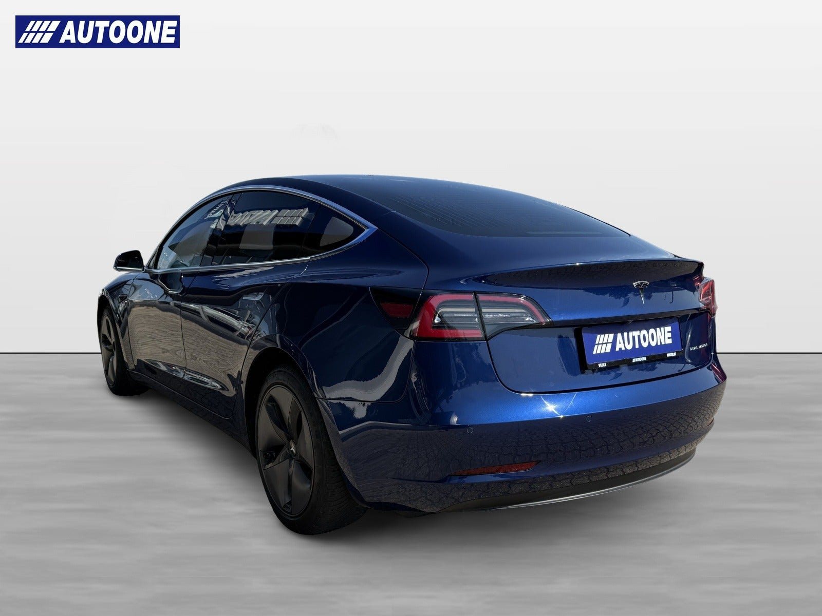 Blå Tesla Model 3 fra 2019