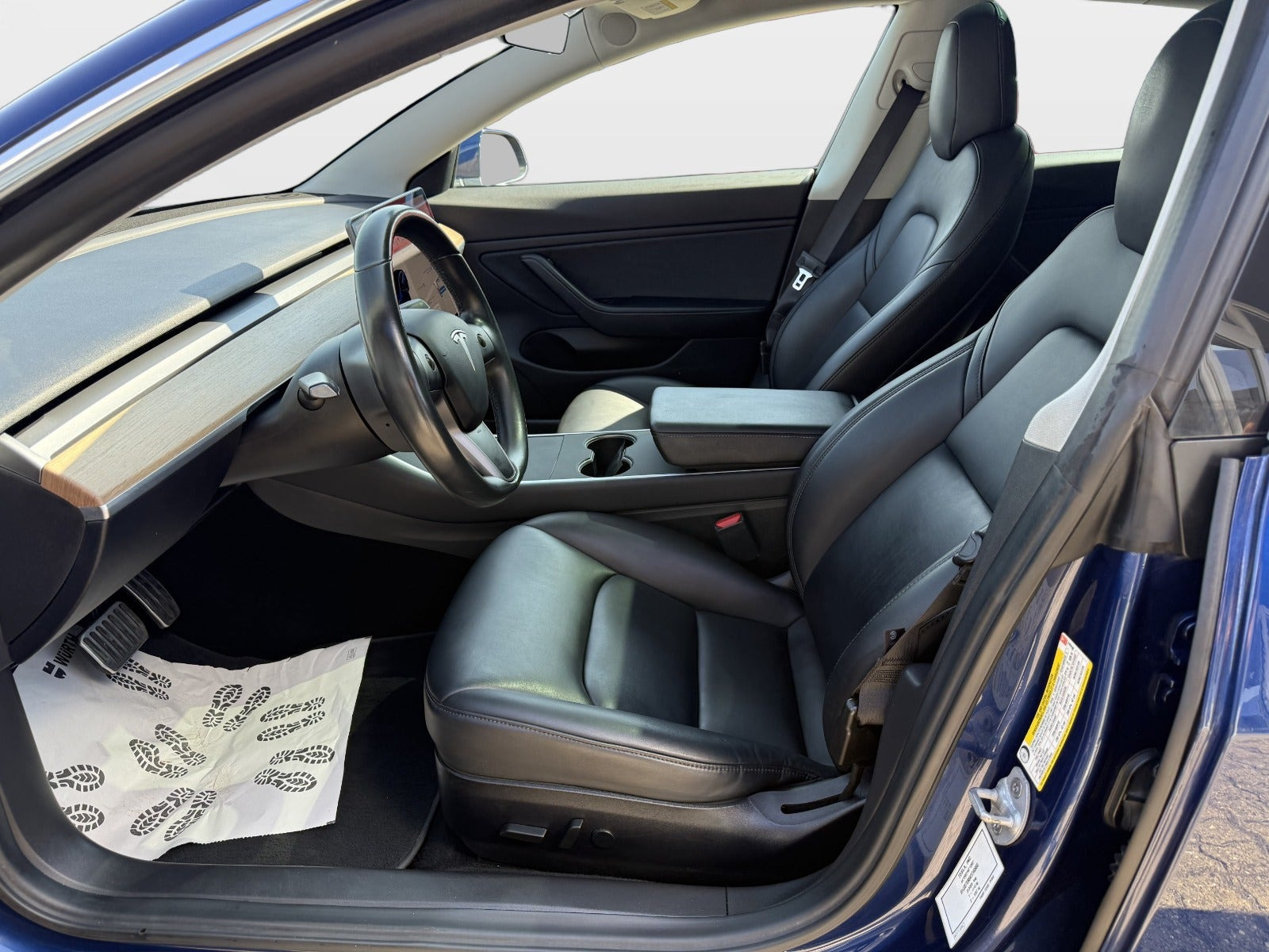 Blå Tesla Model 3 fra 2019