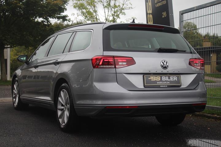 Sølv VW Passat fra 2020