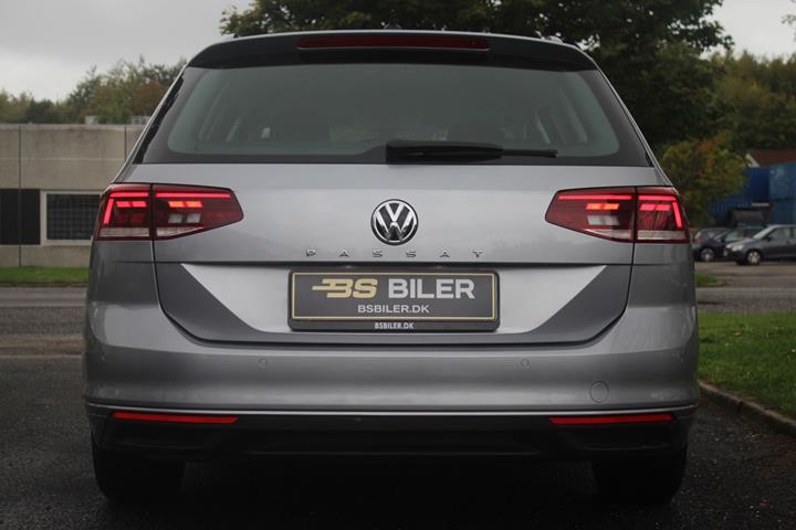 Sølv VW Passat fra 2020