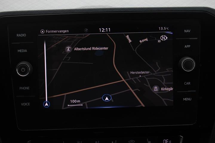 Sølv VW Passat fra 2020