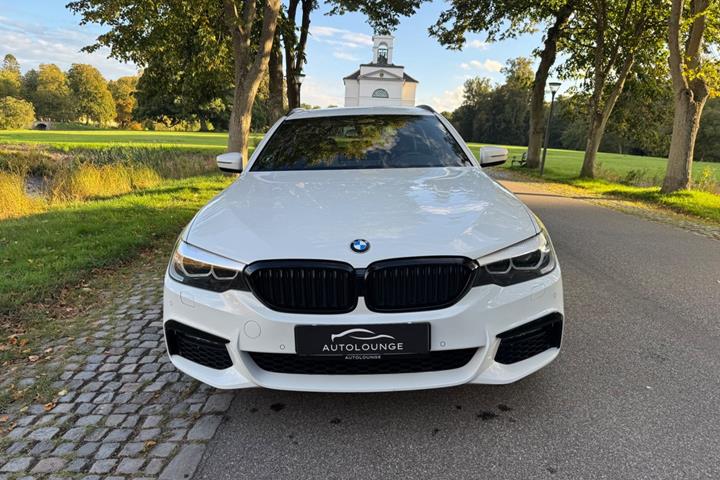 Hvid BMW 520i fra 2019
