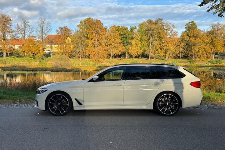Hvid BMW 520i fra 2019