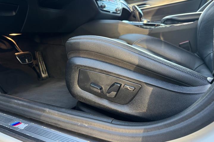 Hvid BMW 520i fra 2019