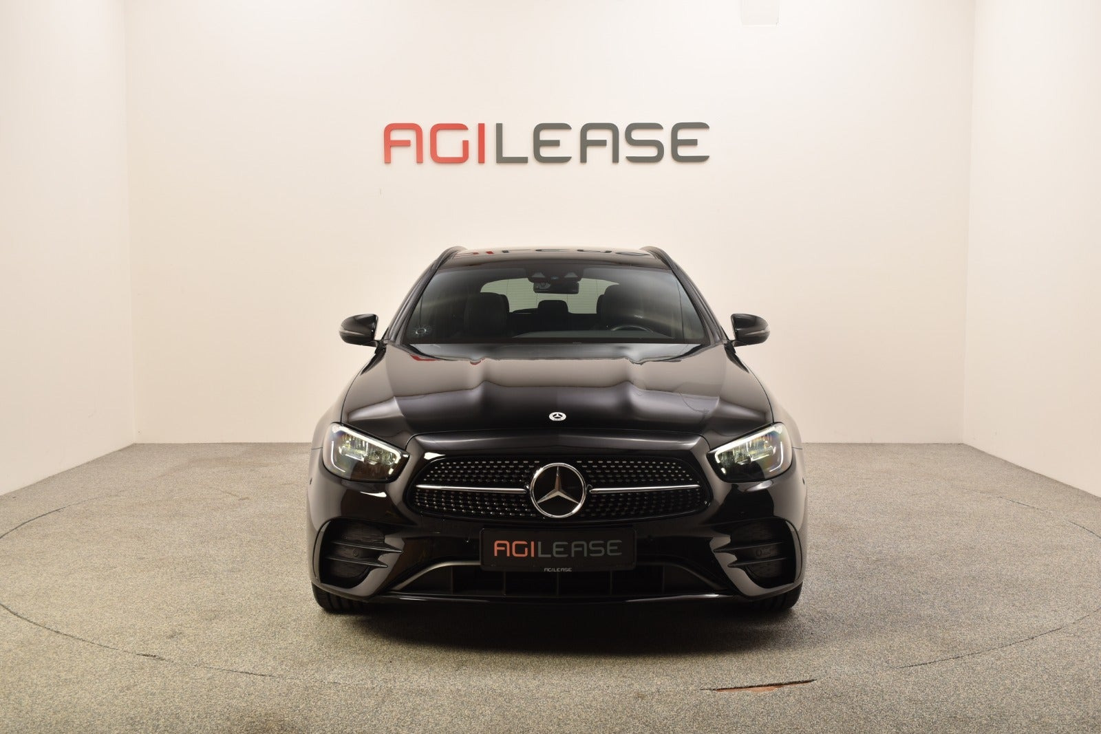 Sort Mercedes E300 de fra 2021