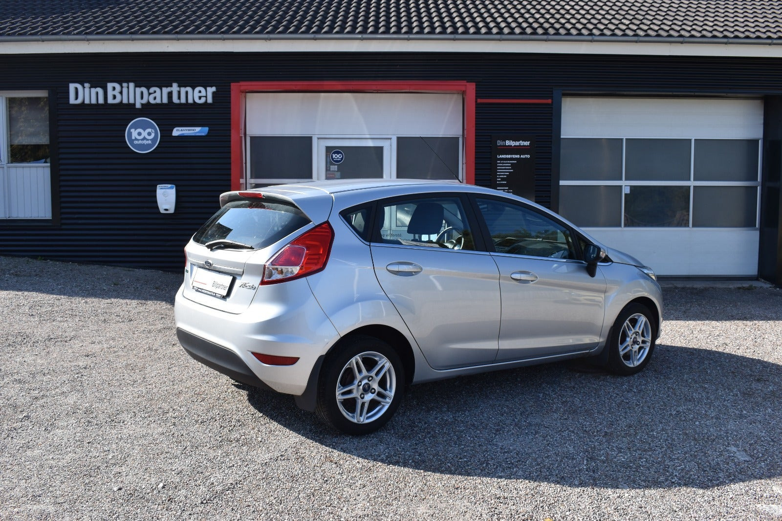 Sølv Ford Fiesta fra 2015
