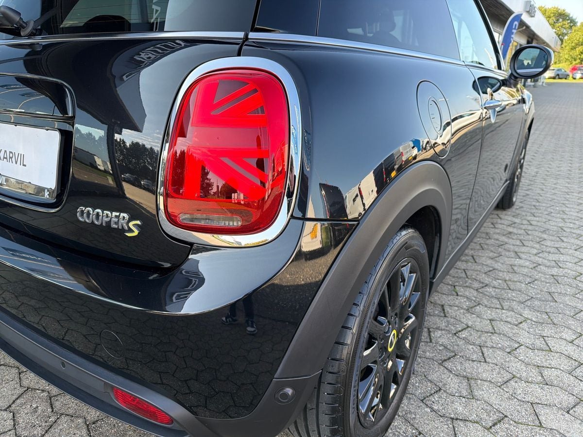 Sort Mini Cooper SE fra 2022