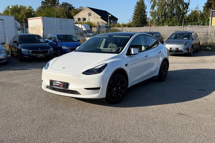 undefined Tesla Model Y fra 2023