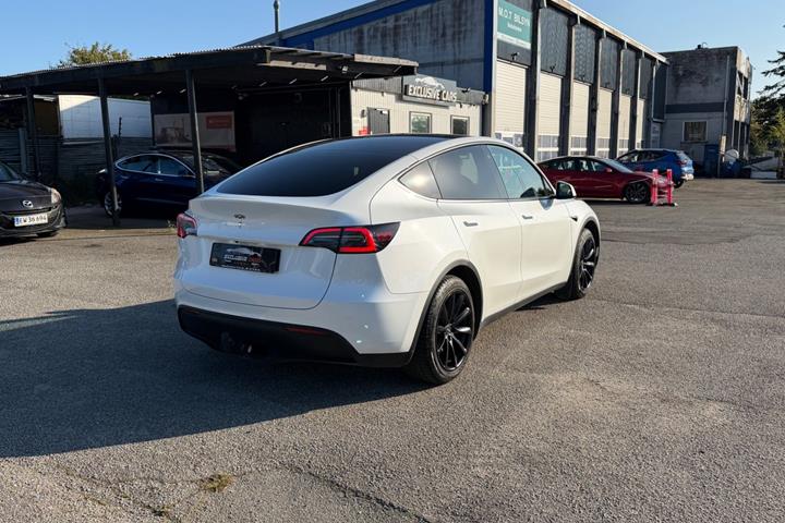 undefined Tesla Model Y fra 2023