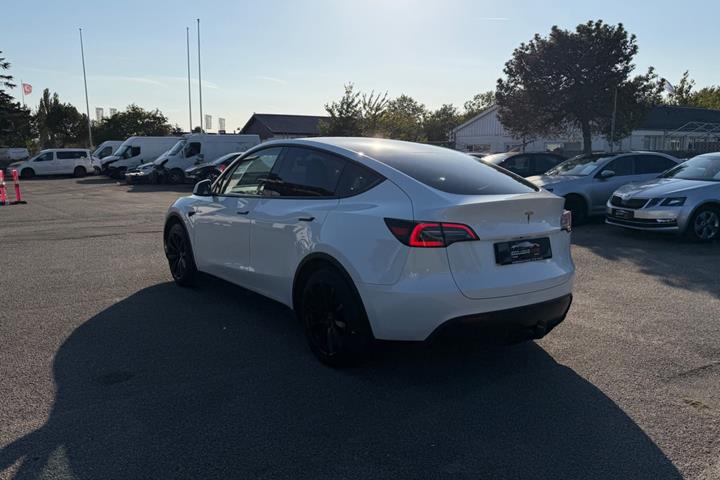 undefined Tesla Model Y fra 2023