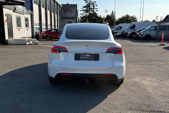 undefined Tesla Model Y fra 2023