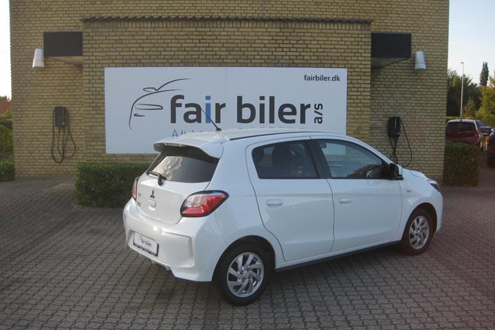 Hvid Mitsubishi Space Star fra 2024