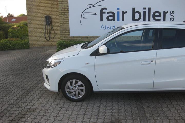 Hvid Mitsubishi Space Star fra 2024
