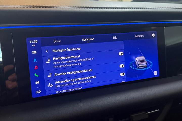 Grå Porsche Macan 4 fra 2025