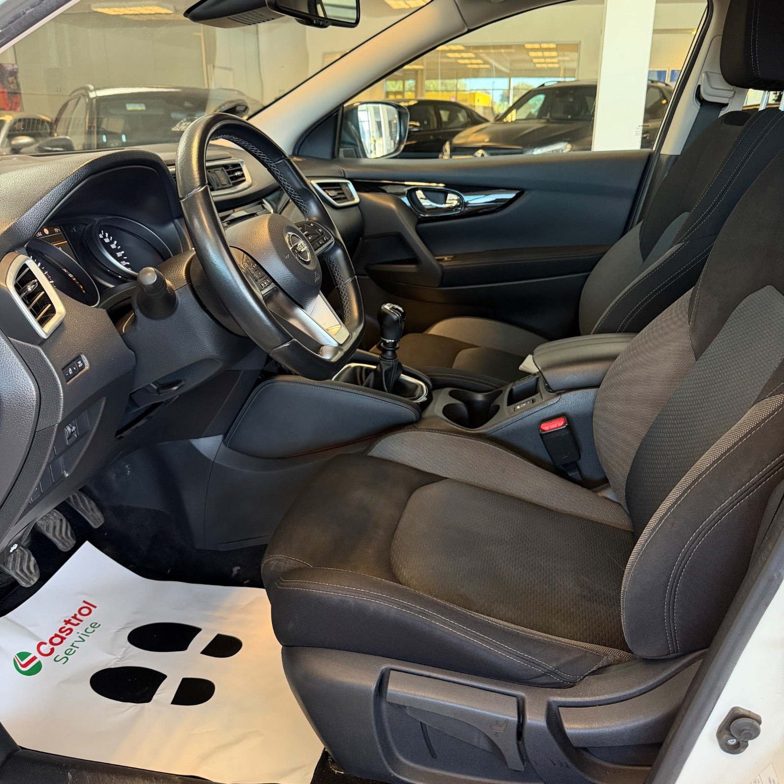 Hvid Nissan Qashqai fra 2020