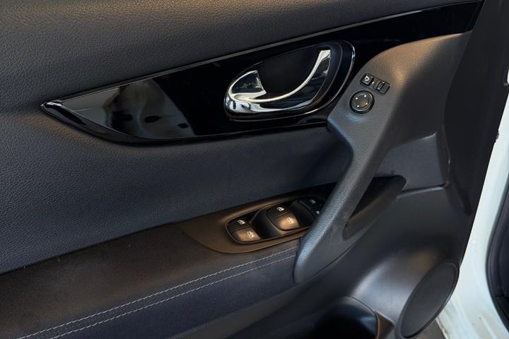 Hvid Nissan Qashqai fra 2020