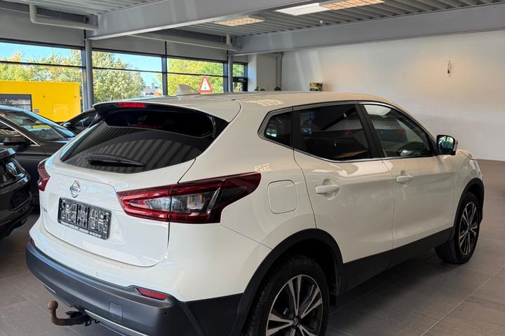 Hvid Nissan Qashqai fra 2020