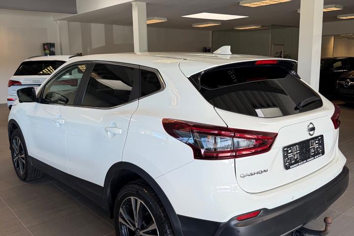 Hvid Nissan Qashqai fra 2020