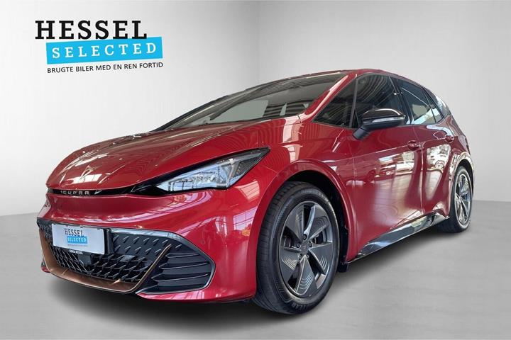 Rød Cupra Born fra 2023 set udefra