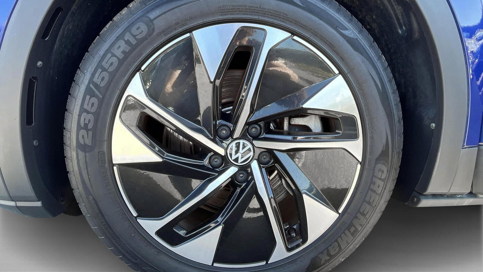 Grå VW ID.4 fra 2023