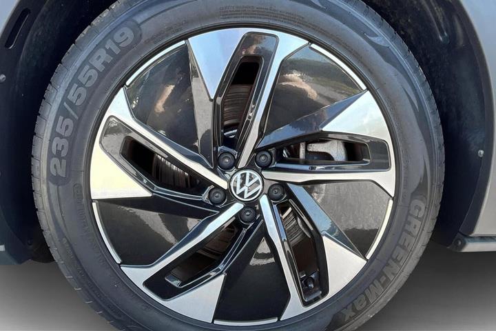 Grå VW ID.4 fra 2023